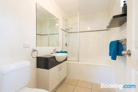Casa Bohemia - Accommodation Newcastle 3