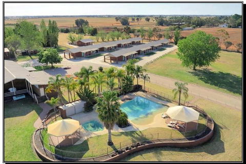 Hilltop Resort - Accommodation Newcastle 5