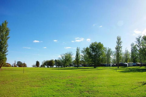 Hilltop Resort - Accommodation Newcastle 4