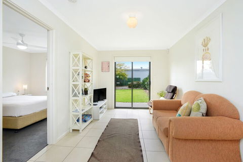 Bayside - Accommodation Newcastle 6