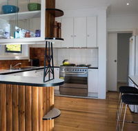 Main Retreat  Cottage - Accommodation Newcastle