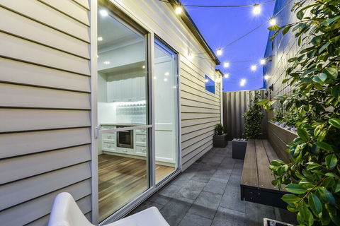 Aloha Luxury Central Apartments - Accommodation Newcastle 5