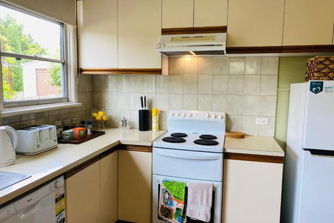 Growse House Yarram - Accommodation Newcastle 4