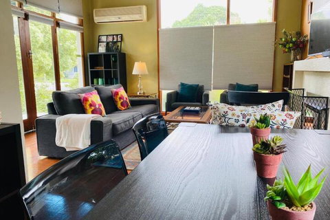 Growse House Yarram - Accommodation Newcastle 7