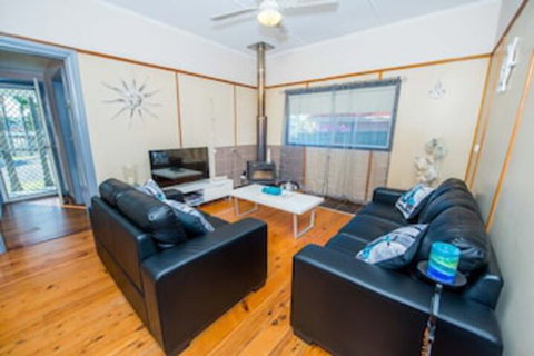 Beach House On James Patterson - Accommodation Newcastle 0
