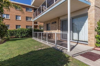 Castaways Unit 1, 17 Shoal Bay Road - Accommodation Newcastle 0