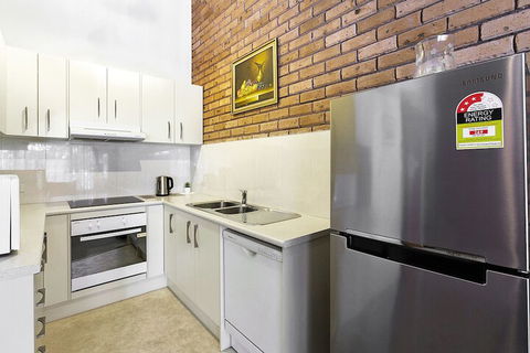 Macadamia Court, 2/8 Government Road - Accommodation Newcastle 3