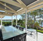 Morisset Bay Waterfront Views Lake House looking over Trinity Marina - Accommodation Newcastle