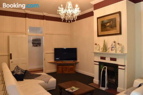 YesterYear On West - Accommodation Newcastle 3