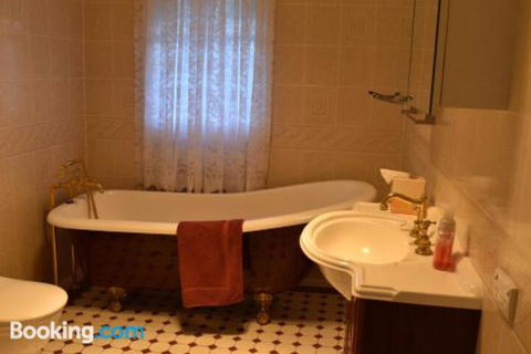 YesterYear On West - Accommodation Newcastle 2