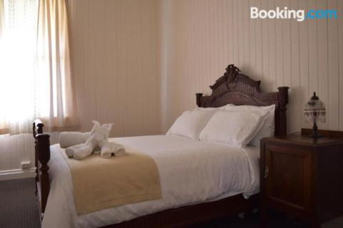 YesterYear On West - Accommodation Newcastle 5