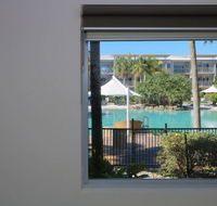 Lagoon Pool 2 Bedroom Spa Suite - Accommodation Newcastle