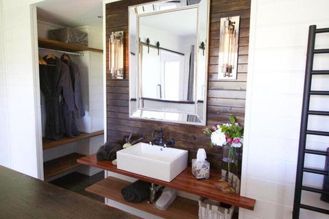 Amaroo Valley Springs - Accommodation Newcastle 2