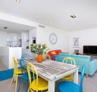Colour and Swank at the Mill in the Heart of the CBD - Accommodation Newcastle