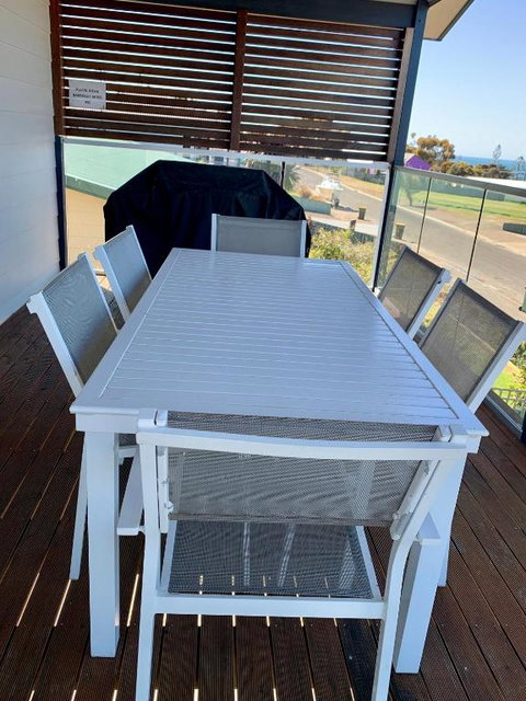 Bayview Beach House Apartment No 2 - Accommodation Newcastle 3