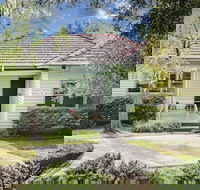 Hillside House - Accommodation Newcastle
