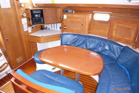Sailtas - Sailing Charters To Bruny Island - Adults Only - Accommodation Newcastle 0