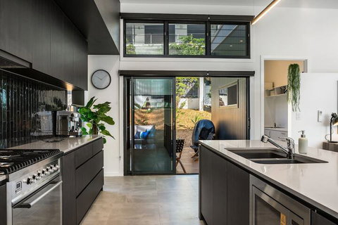 Wollumbin Haus - Accommodation Newcastle 7