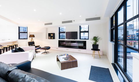 MADDISON, 3BDR Port Melbourne Apartment - Accommodation Newcastle 1