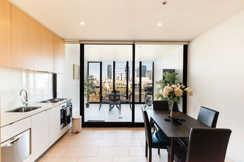 MILES, 1BDR Melbourne Apartment - Accommodation Newcastle 2