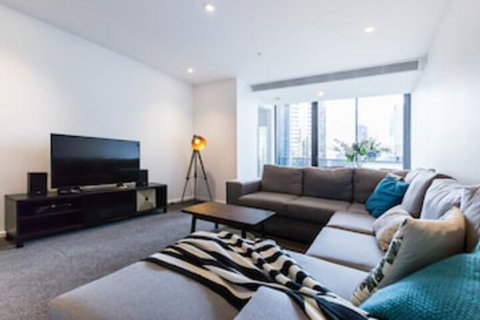 SONYA, 2BDR Southbank Apartment - Accommodation Newcastle 0