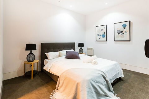 SOPHIA, 2BDR North Melbourne House - Accommodation Newcastle 4