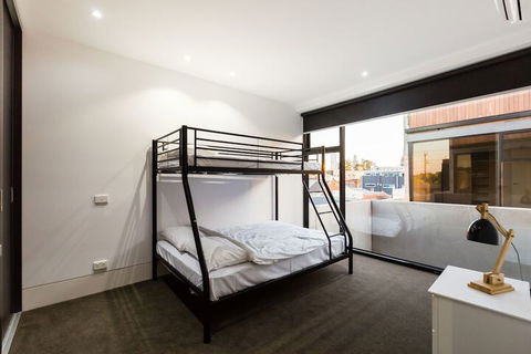 SOPHIA, 2BDR North Melbourne House - Accommodation Newcastle 1