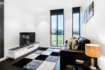 ESTHER, 2BDR South Yarra Apartment - Accommodation Newcastle 0