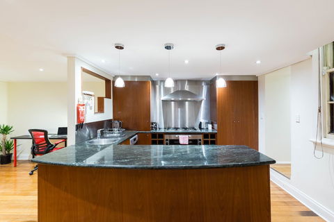 HELENA, 2BDR Fitzroy House - Accommodation Newcastle 5
