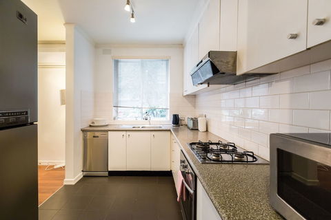SELENA, 2BDR South Yarra Apartment - Accommodation Newcastle 1