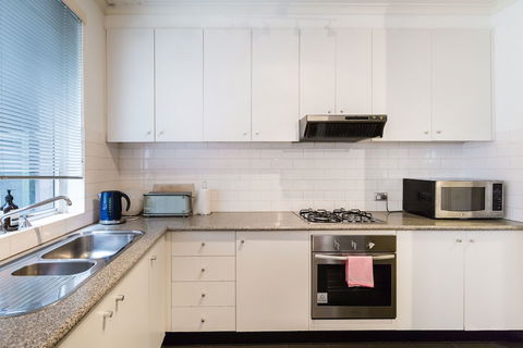 SELENA, 2BDR South Yarra Apartment - Accommodation Newcastle 2
