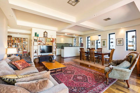 BELLE, 2BDR Melbourne Apartment - Accommodation Newcastle 4