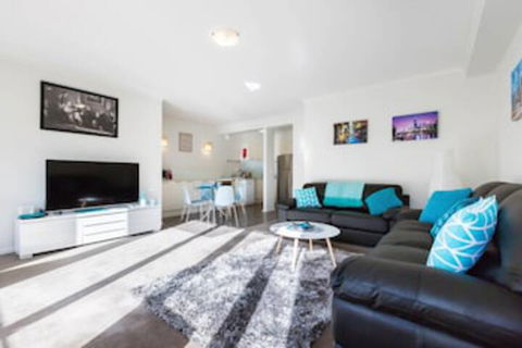 AMAL, 1BDR North Melbourne Apartment - Accommodation Newcastle 0