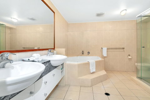 Arlington Apartments - Accommodation Newcastle 6