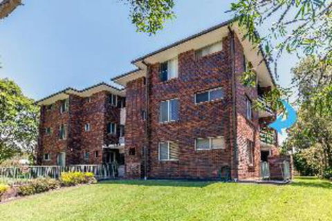 2 Bedroom Apartment Gretel Lodge Unit 4 - Accommodation Newcastle 0