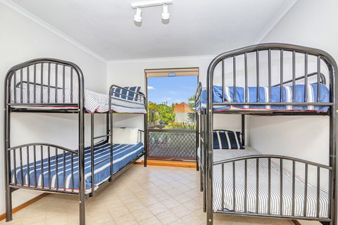 Queensland South - Accommodation Newcastle 6