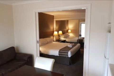 Lakeview Villa's - Accommodation Newcastle 6
