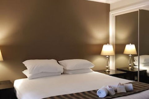 Lakeview Villa's - Accommodation Newcastle 4