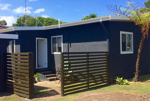 Tallowood Beachfront Cottage - Accommodation Newcastle 4