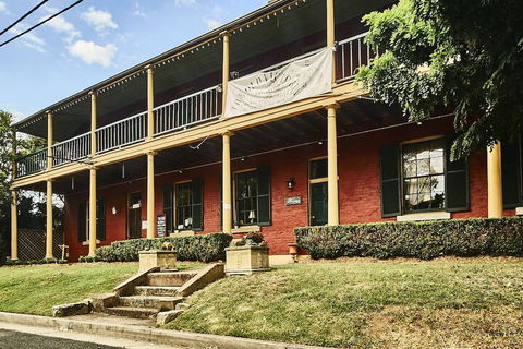 The Old Victoria - Accommodation Newcastle 1