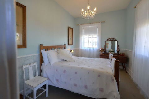 The Old Victoria - Accommodation Newcastle 6