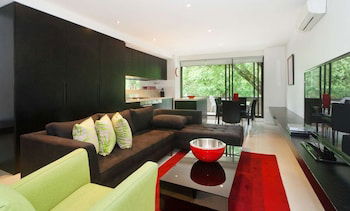 Smart Modern St Kilda - Accommodation Newcastle 0