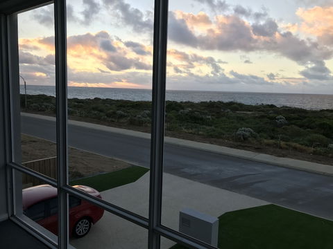 Beach House At SeaScapes - Accommodation Newcastle 1