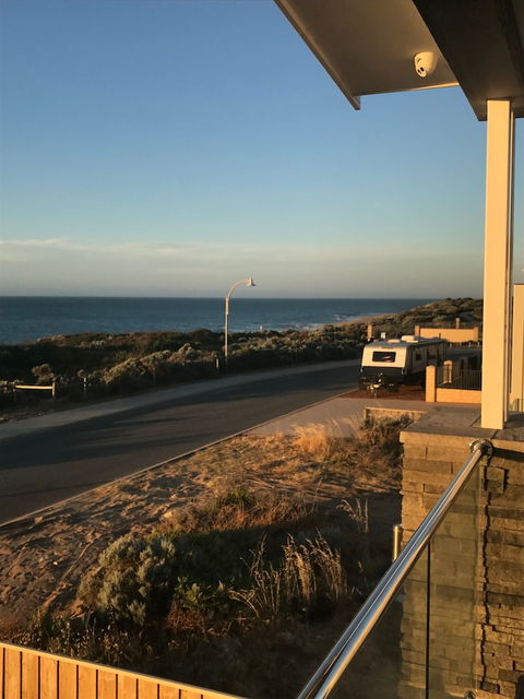 Beach House At SeaScapes - Accommodation Newcastle 6