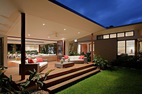 Barefoot At Broken - Accommodation Newcastle 5