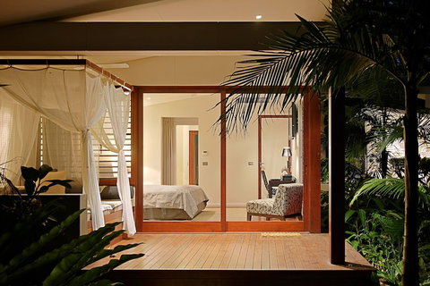 Barefoot At Broken - Accommodation Newcastle 4