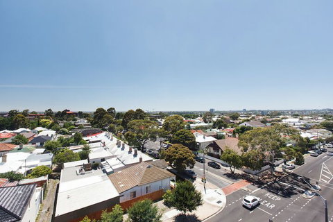 Spacious Urban Oasis In Central Location - Accommodation Newcastle 2