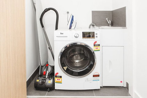 Spacious Urban Oasis In Central Location - Accommodation Newcastle 1