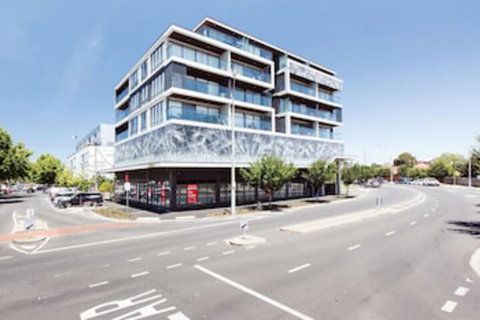 Spacious Urban Oasis In Central Location - Accommodation Newcastle 0