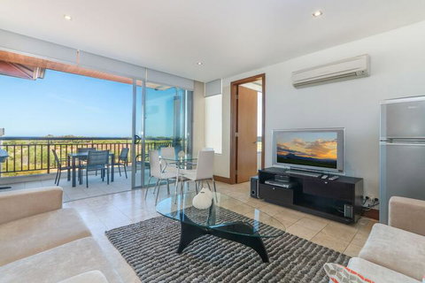 Luxury 2 Bed Apartment Located In The Santai Resort - Accommodation Newcastle 7